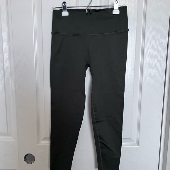 Victoria's Secret Green Leggings - Picture 1 of 4